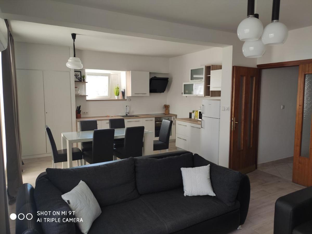 Apartment Sandra Vodice Esterno foto