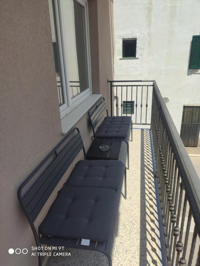 Apartment Sandra Vodice Esterno foto